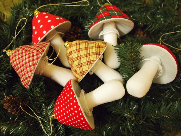 Amanita sur l'arbre de Noël